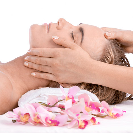 Massage at the Spa | © cemark/Fotolia.com